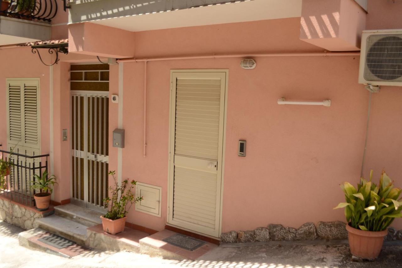 Casa Mare Naxos Flat - Home Holiday Giardini Naxos Bagian luar foto